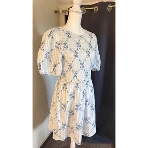 Old Navy Womens Smocked Puff Sleeve Floral Stripe Dress White Blue Medium NWT